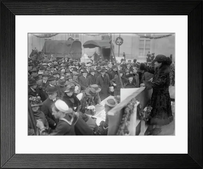 Framed Print : Julia Arthur, between c1915 and 1917. Creator: Bain News Service Framed Print : Julia Arthur, between c1915 and 1917. Creator: Bain News Service