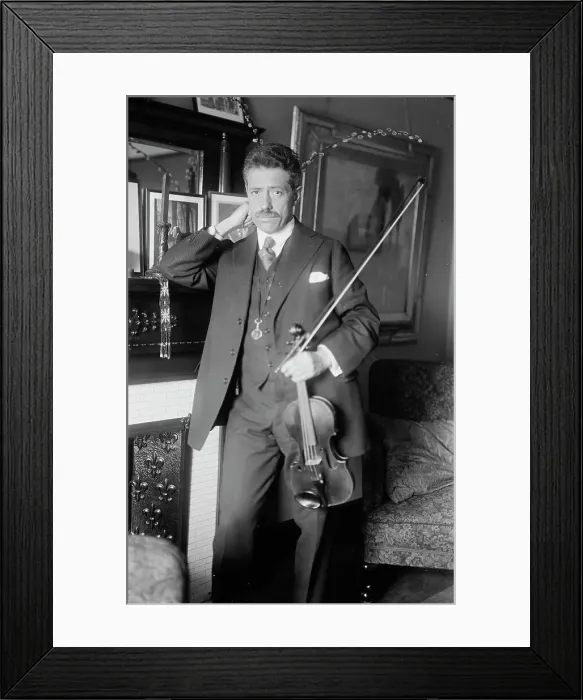 Framed Print : Kreisler, between c1915 and c1920. Creator: Bain News Service Framed Print : Kreisler, between c1915 and c1920. Creator: Bain News Service