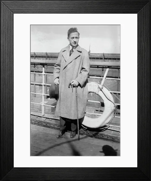 Framed Print : Heifetz, between c1915 and c1920. Creator: Bain News Service Framed Print : Heifetz, between c1915 and c1920. Creator: Bain News Service
