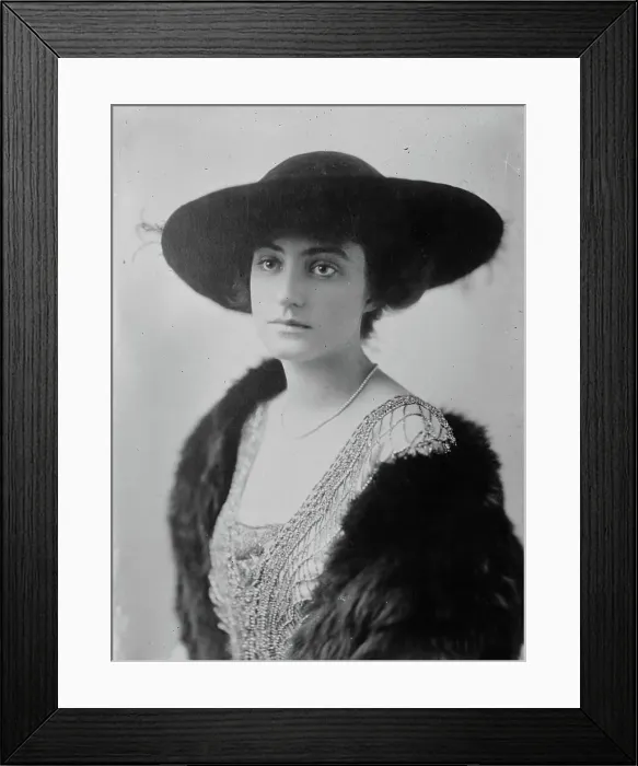 Framed Print : Mrs. David Crompton, between c1915 and c1920. Creator: Bain News Service Framed Print : Mrs. David Crompton, between c1915 and c1920. Creator: Bain News Service