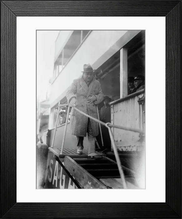 Framed Print : Caruso, between c1915 and c1920. Creator: Bain News Service Framed Print : Caruso, between c1915 and c1920. Creator: Bain News Service