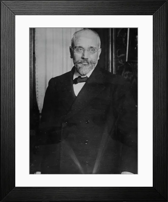 Framed Print : E. Venizelos, between c1910 and c1920. Creator: Bain News Service Framed Print : E. Venizelos, between c1910 and c1920. Creator: Bain News Service