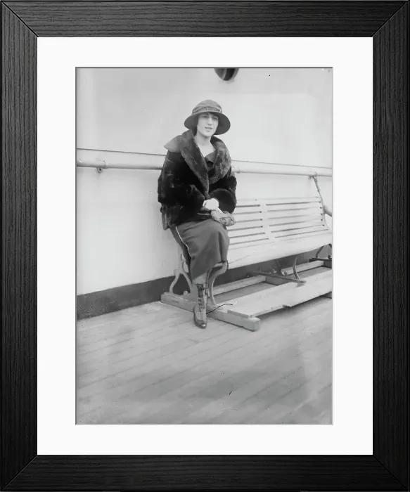 Framed Print : Countess J. De Maupas, between c1915 and c1920. Creator: Bain News Service Framed Print : Countess J. De Maupas, between c1915 and c1920. Creator: Bain News Service