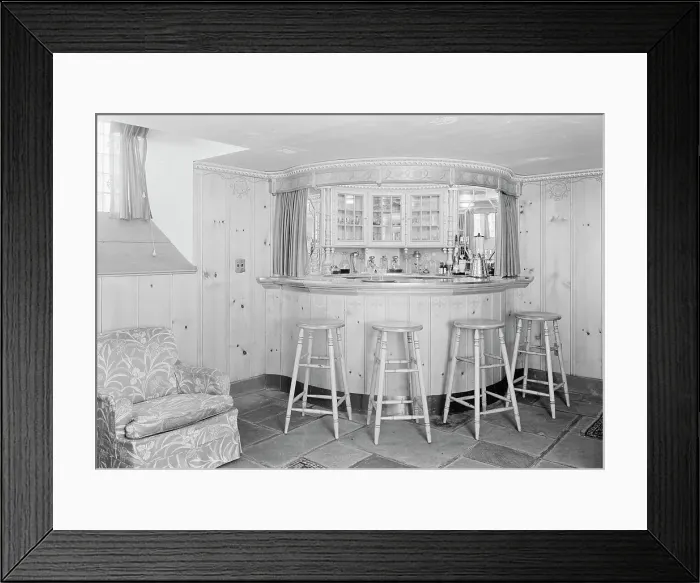Framed Print : Dr. E. Hall Kline, residence on N. Broadway, Nyack, New York, 1941. Creator: Gottscho-Schleisner, Inc