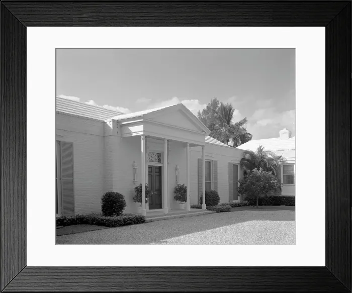 Framed Print : Dr. and Mrs. Leon Levy, residence at 1409 S. Ocean Blvd. Palm Beach, 1959. Creator: Gottscho-Schleisner, Inc