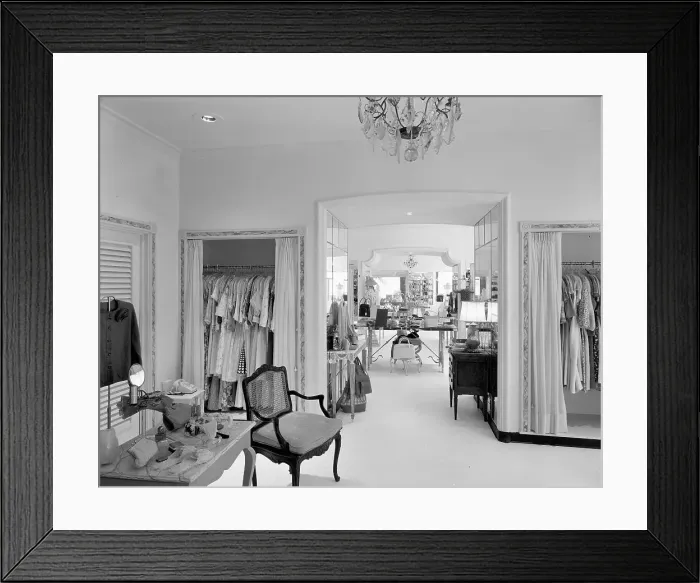 Framed Print : Elizabeth Arden, business on Worth Ave. Palm Beach, 1959. Creator: Gottscho-Schleisner, Inc