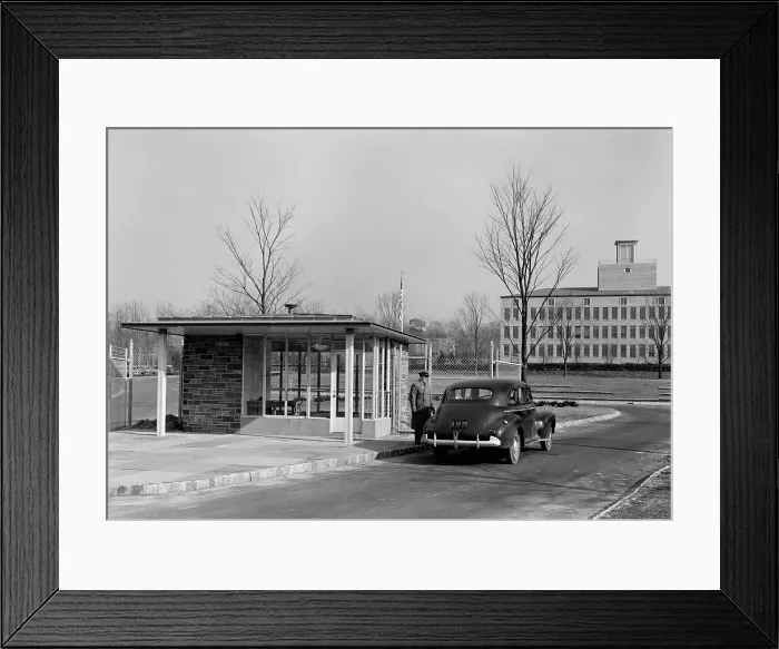 Framed Print : Bell Telephone Laboratory, Murray Hill, New Jersey, 1942. Creator: Gottscho-Schleisner, Inc Framed Print : Bell Telephone Laboratory, Murray Hill, New Jersey, 1942. Creator: Gottscho-Schleisner, Inc