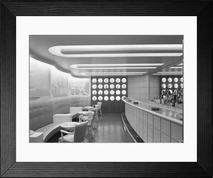 Framed Print : Seagram's Distillers Corp. Chrysler Building, New York City, 1939. Creator: Gottscho-Schleisner, Inc Framed Print : Seagram's Distillers Corp. Chrysler Building, New York City, 1939. Creator: Gottscho-Schleisner, Inc