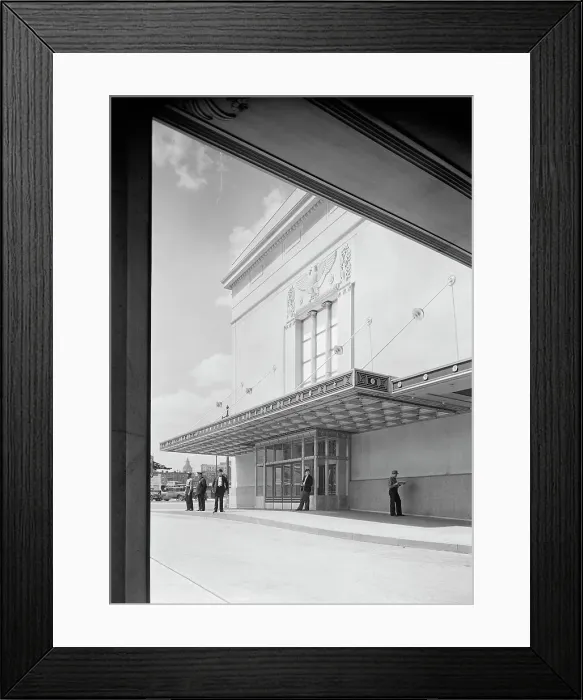 Framed Print : Newark passenger station, Pennsylvania Railroad, 1935. Creator: Gottscho-Schleisner, Inc Framed Print : Newark passenger station, Pennsylvania Railroad, 1935. Creator: Gottscho-Schleisner, Inc