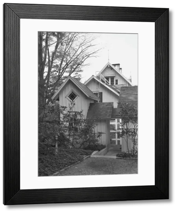 Framed Print : Childs Frick, residence in Roslyn, Long Island, New York, 1945. Creator: Gottscho-Schleisner, Inc Framed Print : Childs Frick, residence in Roslyn, Long Island, New York, 1945. Creator: Gottscho-Schleisner, Inc