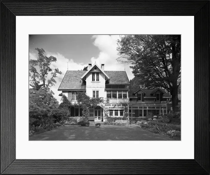 Framed Print : Childs Frick, residence in Roslyn, Long Island, New York, 1945. Creator: Gottscho-Schleisner, Inc Framed Print : Childs Frick, residence in Roslyn, Long Island, New York, 1945. Creator: Gottscho-Schleisner, Inc