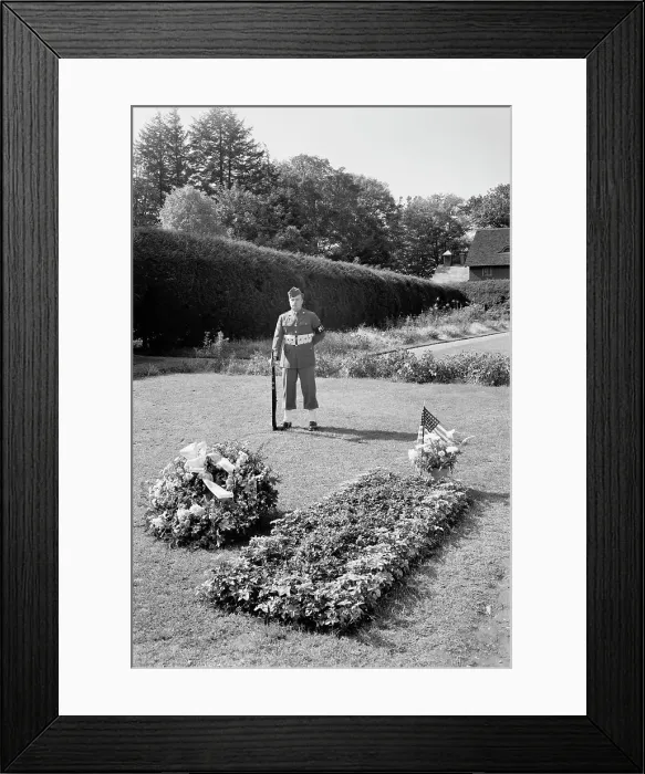 Framed Print : Franklin D. Roosevelt, residence in Hyde Park, New York, 1945. Creator: Gottscho-Schleisner, Inc Framed Print : Franklin D. Roosevelt, residence in Hyde Park, New York, 1945. Creator: Gottscho-Schleisner, Inc