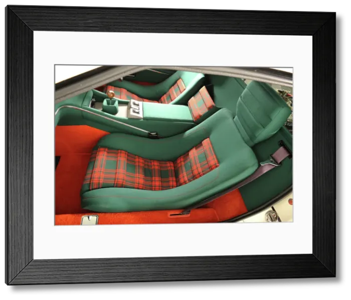 Framed Print : Lotus Esprit 1977 from the James Bond film The Spy Who Loved Me. Artist: Simon Clay Framed Print : Lotus Esprit 1977 from the James Bond film The Spy Who Loved Me. Artist: Simon Clay