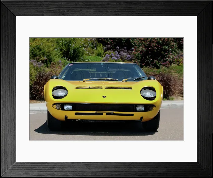 Framed Print : Lamborghini Miura p400s 1970. Artist: Simon Clay Framed Print : Lamborghini Miura p400s 1970. Artist: Simon Clay