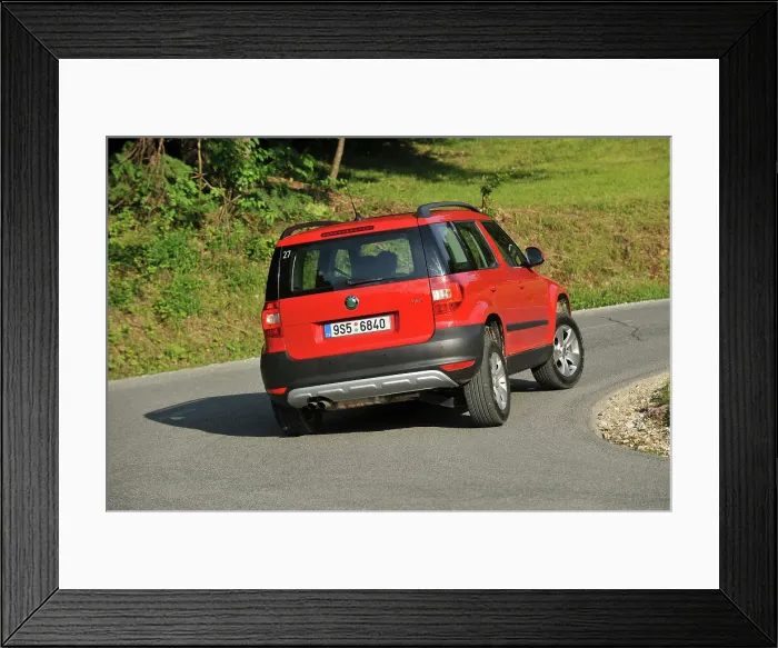 Framed Print : Skoda Yeti 2009. Artist: Simon Clay Framed Print : Skoda Yeti 2009. Artist: Simon Clay