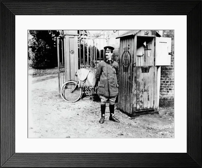 Framed Print : Early AA telephone box, (c1900s?) Framed Print : Early AA telephone box, (c1900s?)