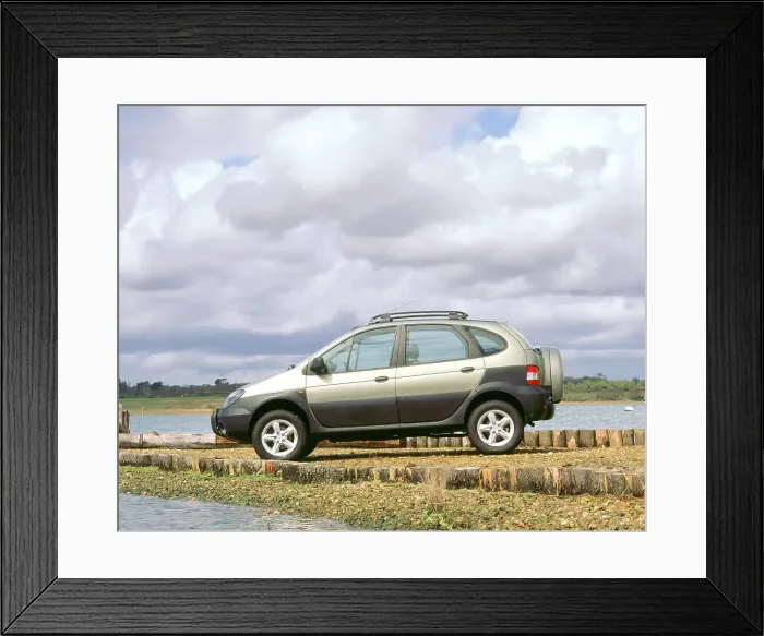 Framed Print : 2001 Renault Scenic Framed Print : 2001 Renault Scenic