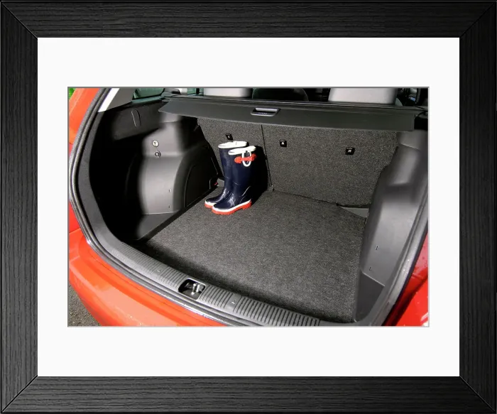 Framed Print : Skoda Fbia Estate HTP 1-2 2007. Artist: Simon Clay Framed Print : Skoda Fbia Estate HTP 1-2 2007. Artist: Simon Clay