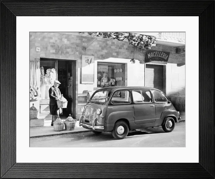 Framed Print : Fiat 600 Multipla outside a shop, (c1955-c1965?) Framed Print : Fiat 600 Multipla outside a shop, (c1955-c1965?)