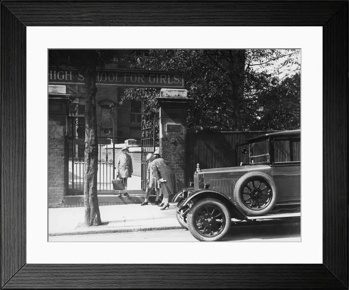 Framed Print : 1927 Morris Cowley, c1927 Framed Print : 1927 Morris Cowley, c1927