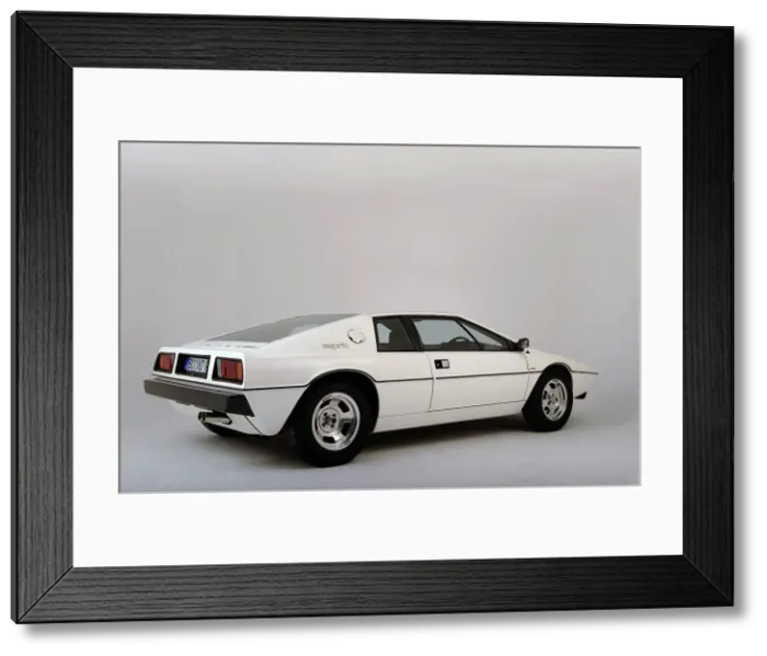 Framed Print : Lotus Esprit 1977 from the James Bond film The Spy Who Loved Me. Artist: Simon Clay Framed Print : Lotus Esprit 1977 from the James Bond film The Spy Who Loved Me. Artist: Simon Clay