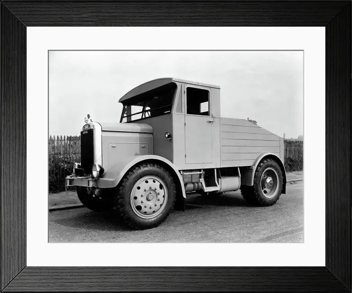 Framed Print : 1946 Scammell Showman's Tractor Framed Print : 1946 Scammell Showman's Tractor