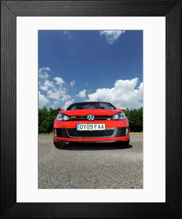 Framed Print : VW Golf GTI mk 6 2008. Artist: Simon Clay Framed Print : VW Golf GTI mk 6 2008. Artist: Simon Clay