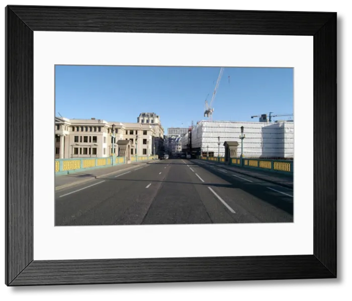 Framed Print : Southwark Bridge, London 2005 Framed Print : Southwark Bridge, London 2005