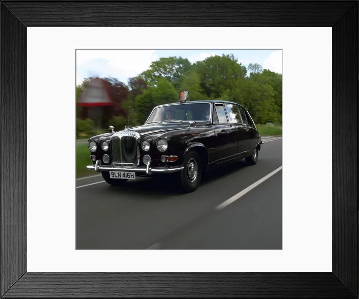 Framed Print : 1970 Daimler Vanden Plas DS 420 limousine. Ex Queen Mother Framed Print : 1970 Daimler Vanden Plas DS 420 limousine. Ex Queen Mother