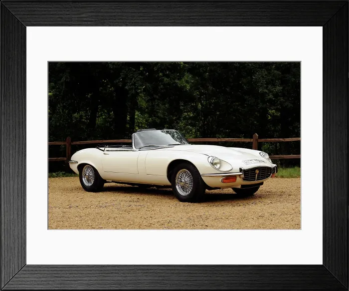 Framed Print : Jaguar E type 1974. Artist: Simon Clay Framed Print : Jaguar E type 1974. Artist: Simon Clay