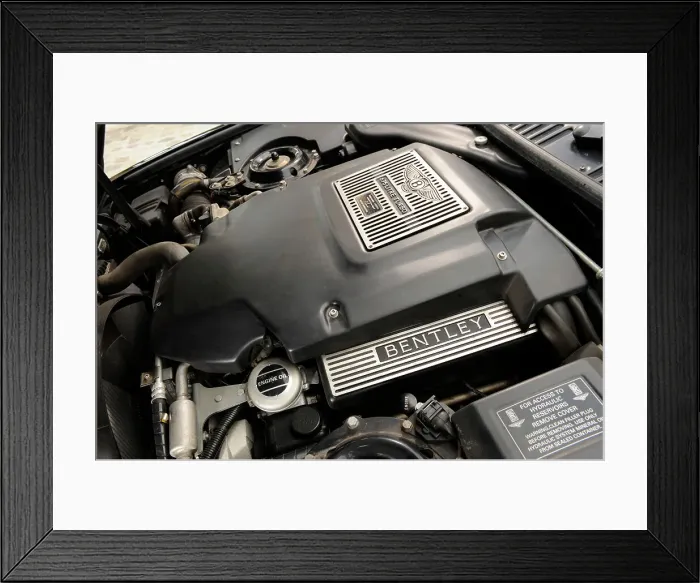 Framed Print : Bentley Continental 2001. Artist: Simon Clay Framed Print : Bentley Continental 2001. Artist: Simon Clay