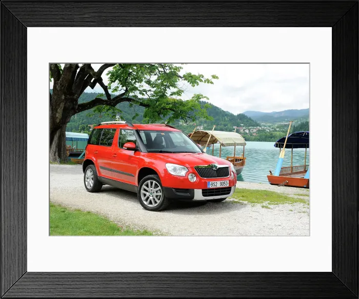 Framed Print : Skoda Yeti 2009. Artist: Simon Clay Framed Print : Skoda Yeti 2009. Artist: Simon Clay