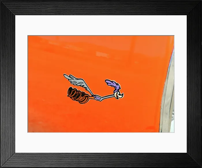 Framed Print : Plymouth Hemi Roadrunner 1970. Artist: Simon Clay Framed Print : Plymouth Hemi Roadrunner 1970. Artist: Simon Clay