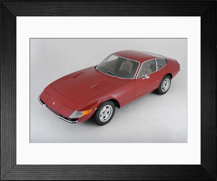 Framed Print : Ferrari 365 GTB 1972. Artist: Simon Clay Framed Print : Ferrari 365 GTB 1972. Artist: Simon Clay
