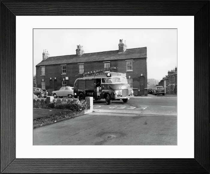 Framed Print : 1950 Bedfords type fire engine, (c1950?) Framed Print : 1950 Bedfords type fire engine, (c1950?)