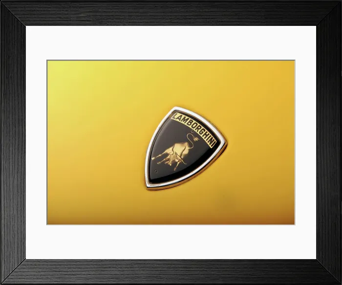 Framed Print : Lamborghini Miura p400s 1970. Artist: Simon Clay Framed Print : Lamborghini Miura p400s 1970. Artist: Simon Clay