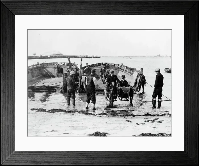 Framed Print : Ryde Ferry, 1920 Framed Print : Ryde Ferry, 1920
