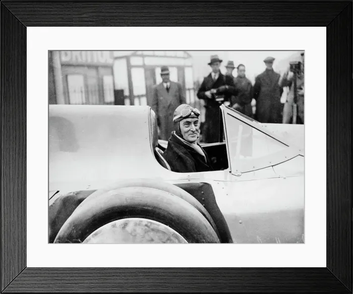Framed Print : Malcolm Campbell in Bluebird, 1935 Framed Print : Malcolm Campbell in Bluebird, 1935