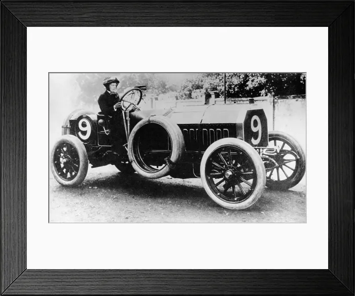 Framed Print : Woman behind the wheel of an Itala car, 1907 Framed Print : Woman behind the wheel of an Itala car, 1907