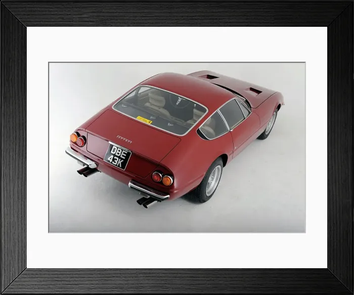 Framed Print : Ferrari 365 GTB 1972. Artist: Simon Clay Framed Print : Ferrari 365 GTB 1972. Artist: Simon Clay