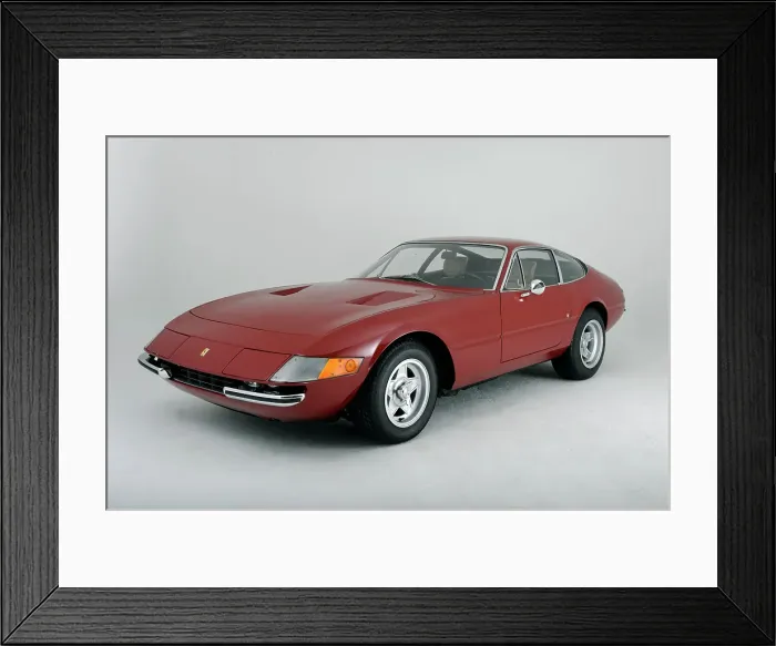 Framed Print : Ferrari 365 GTB 1972. Artist: Simon Clay Framed Print : Ferrari 365 GTB 1972. Artist: Simon Clay