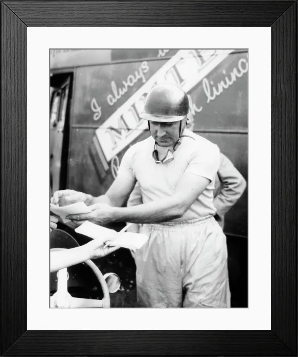 Framed Print : Ken Wharton signing autographs Framed Print : Ken Wharton signing autographs