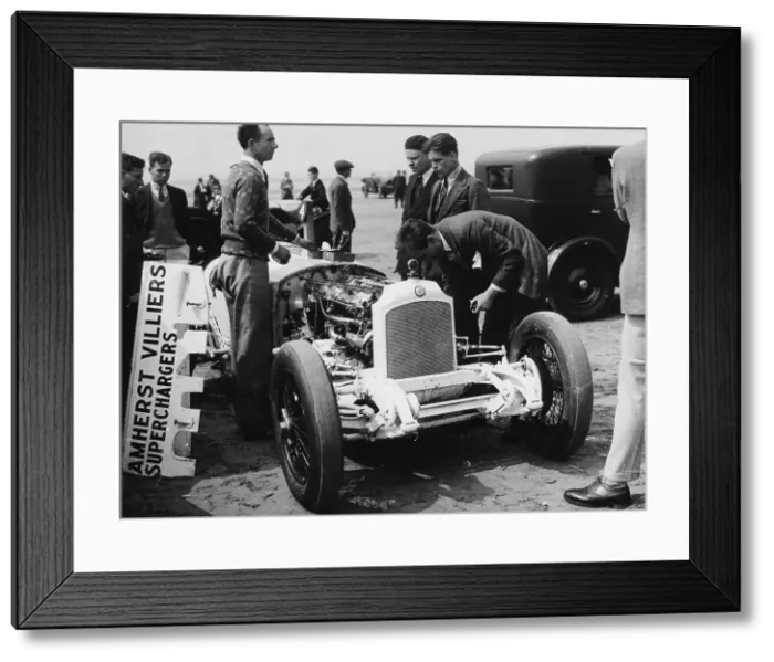 Framed Print : Raymond Mays with a Vauxhall Villiers TT, (1929?) Framed Print : Raymond Mays with a Vauxhall Villiers TT, (1929?)