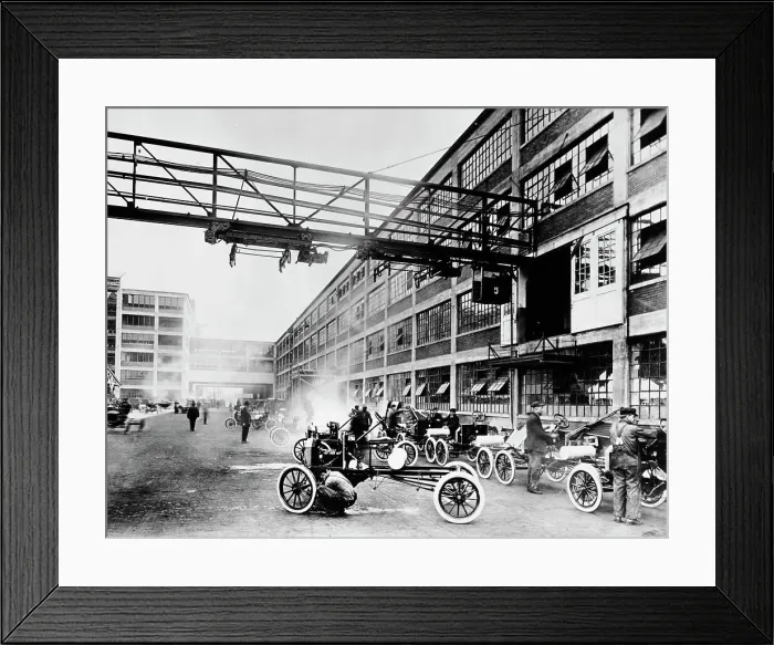 Framed Print : The exterior of the Model T factory, 1914