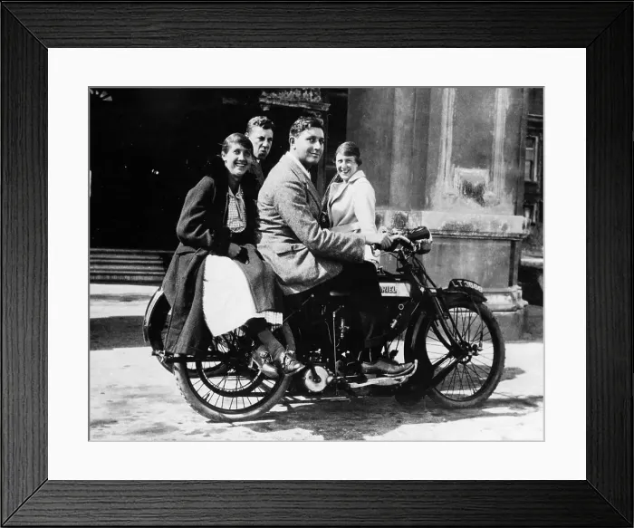 Framed Print : An Ariel 500 belt drive three-wheeler, 1914 Framed Print : An Ariel 500 belt drive three-wheeler, 1914