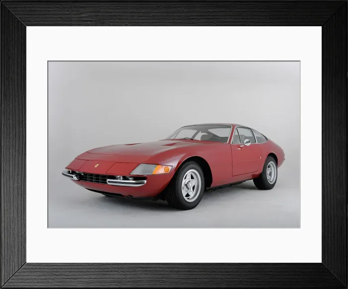 Framed Print : Ferrari 365 GTB 1972. Artist: Simon Clay Framed Print : Ferrari 365 GTB 1972. Artist: Simon Clay