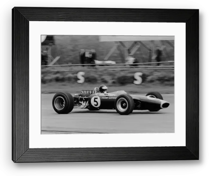 Framed Print : Jim Clark driving the Lotus 49 at the British Grand Prix, Silverstone, 1967 Framed Print : Jim Clark driving the Lotus 49 at the British Grand Prix, Silverstone, 1967