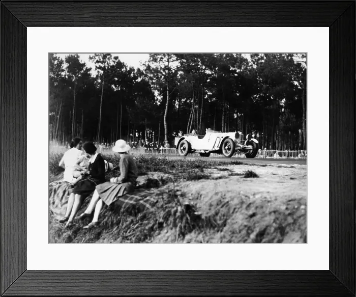 Framed Print : Mercedes-Benz SS in action at the Le Mans 24 Hours, France, 1930 Framed Print : Mercedes-Benz SS in action at the Le Mans 24 Hours, France, 1930