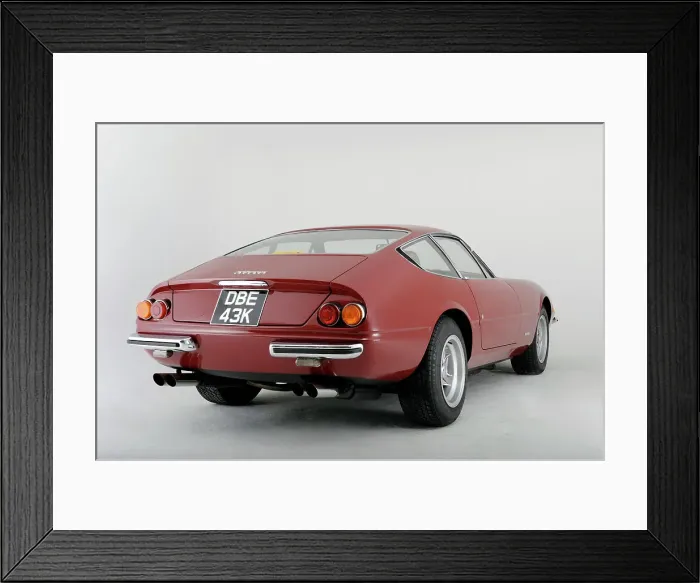Framed Print : Ferrari 365 GTB 1972. Artist: Simon Clay Framed Print : Ferrari 365 GTB 1972. Artist: Simon Clay