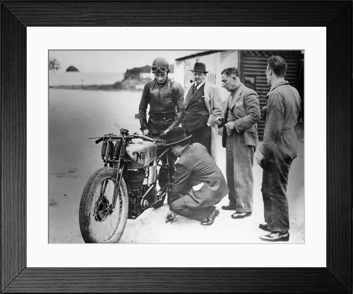 Framed Print : Jimmy Guthrie riding a Norton, (1930s?) Framed Print : Jimmy Guthrie riding a Norton, (1930s?)